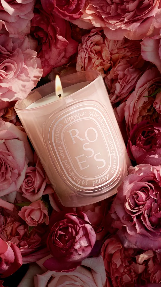 Roses - Medium Candle - Image 3